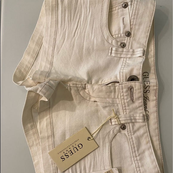 GUESS Jeans Shorts - Picture 2 of 4